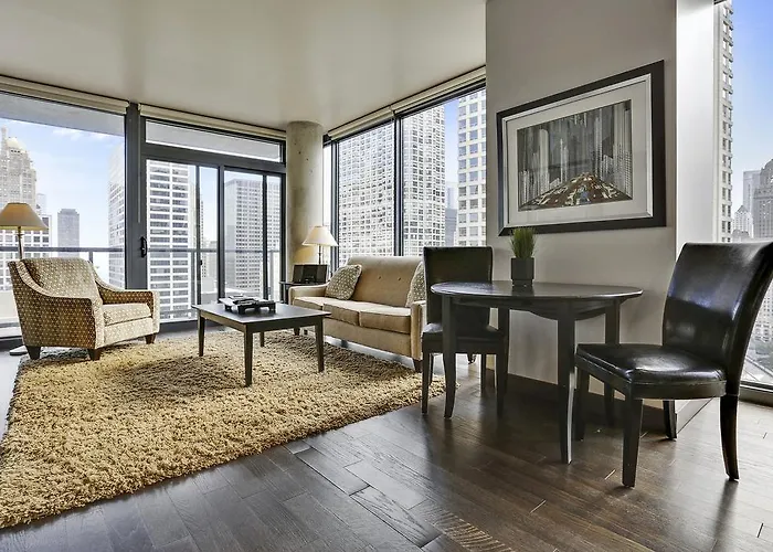 Aparthotel Bridgestreet At State And Grand 4*