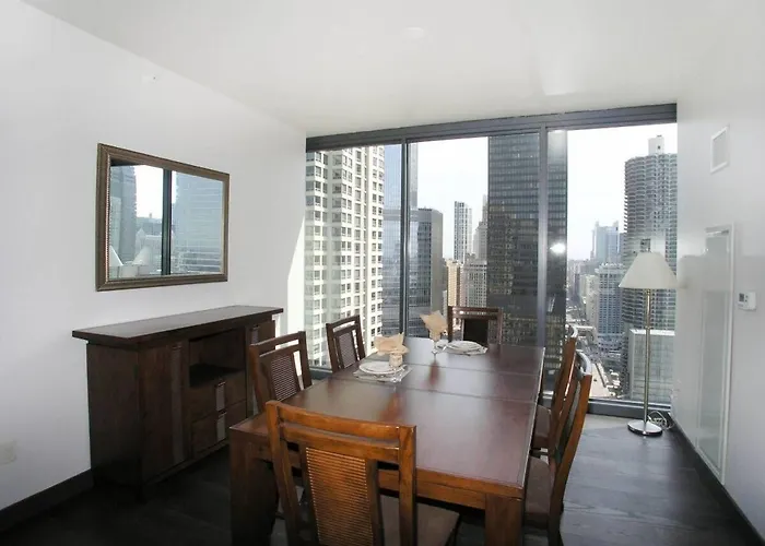 Aparthotel Bridgestreet At State And Grand 4*