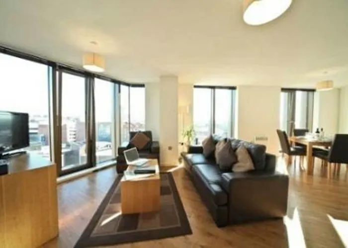 Bridgestreet At State And Grand Aparthotel 4*