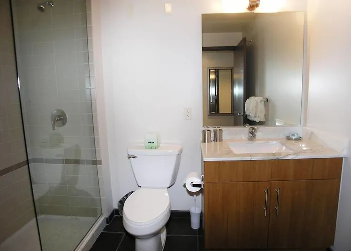 Aparthotel Bridgestreet At State And Grand 4*